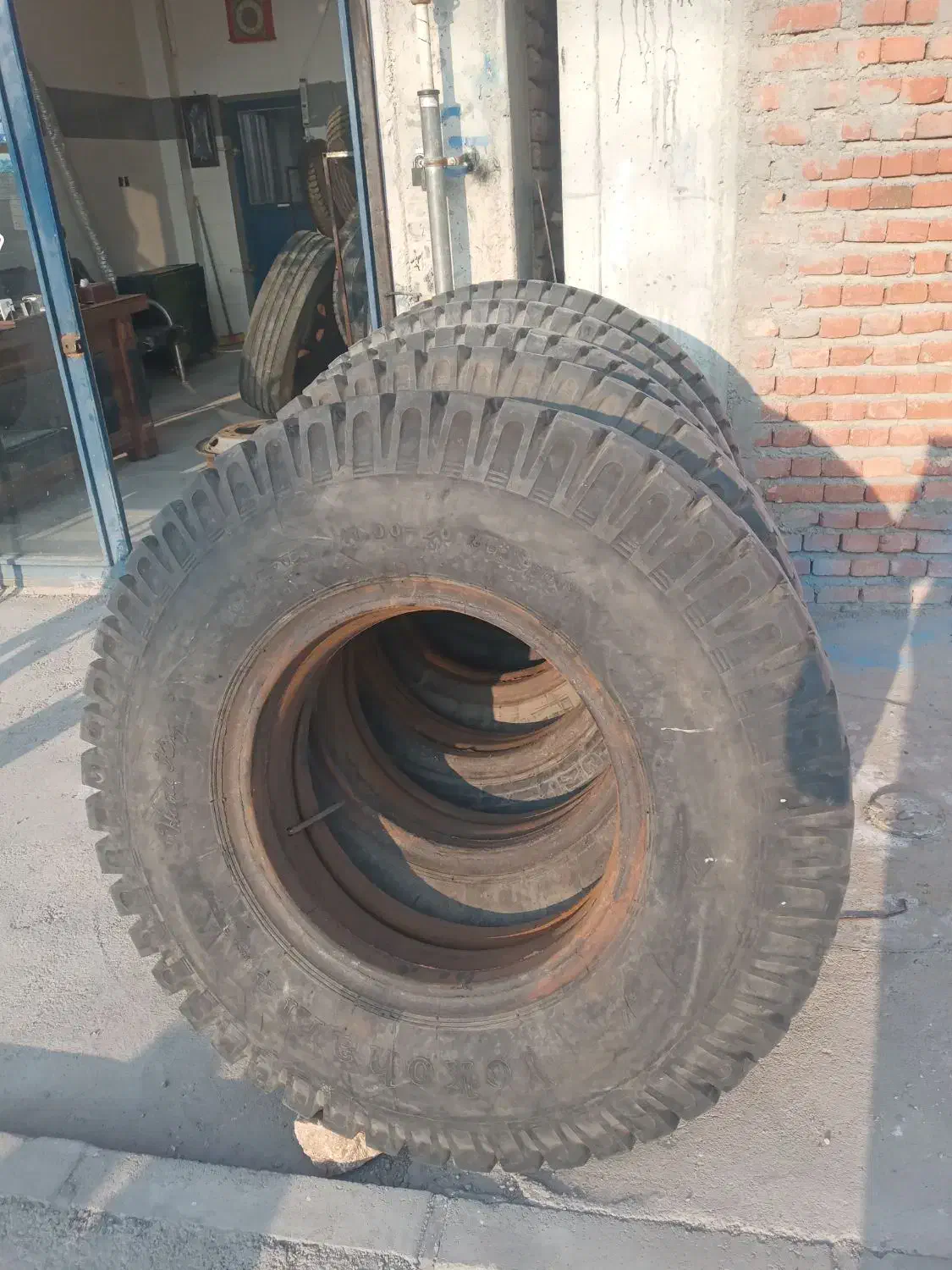 لاستیک کارکرده|قطعات یدکی و لوازم جانبی|مراغه, |دیوار