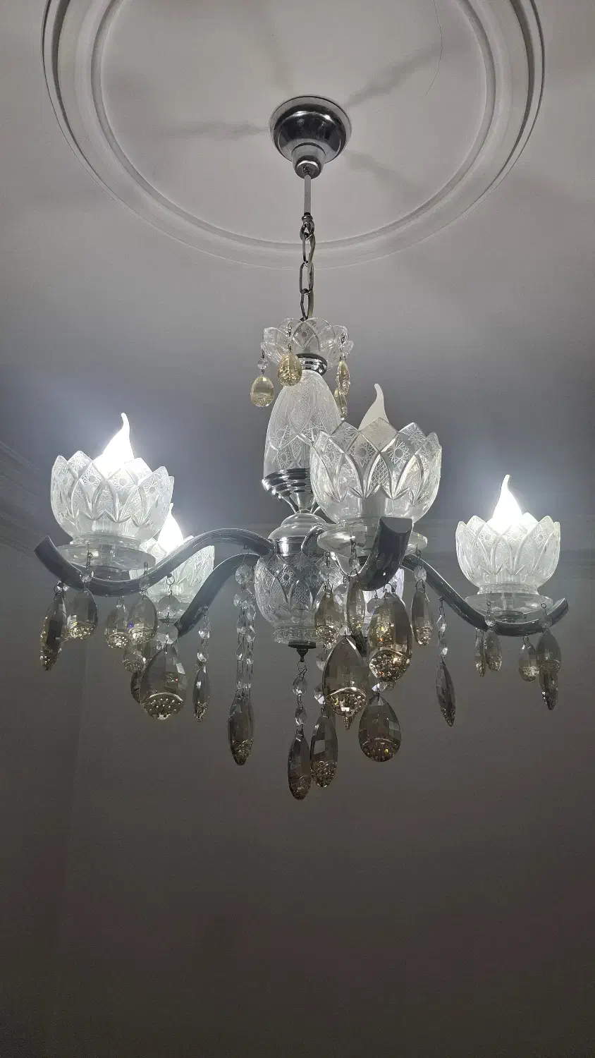 لوستر دسته دوم (۲ عدد) دونه ای ۲ تومن|لوستر و چراغ آویز|تهران, نظام‌آباد|دیوار