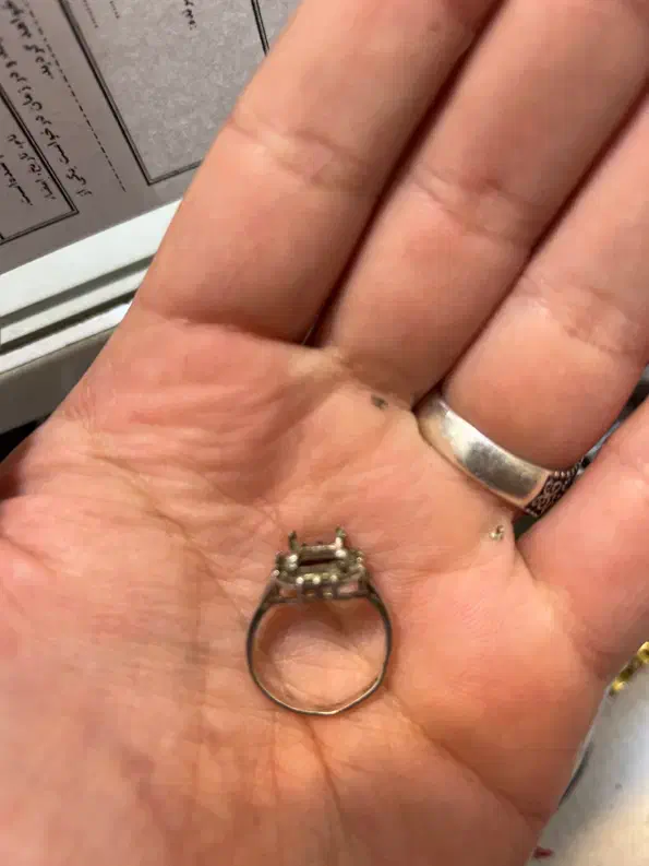 نقره دست دوم و شکسته|جواهرات|آبدانان, |دیوار