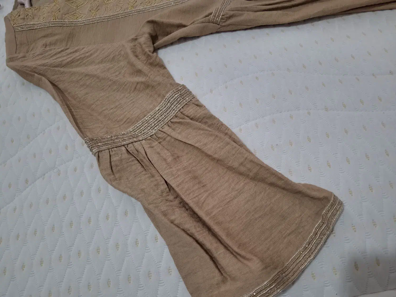 مانتو بلند|لباس|بوئین زهرا, |دیوار