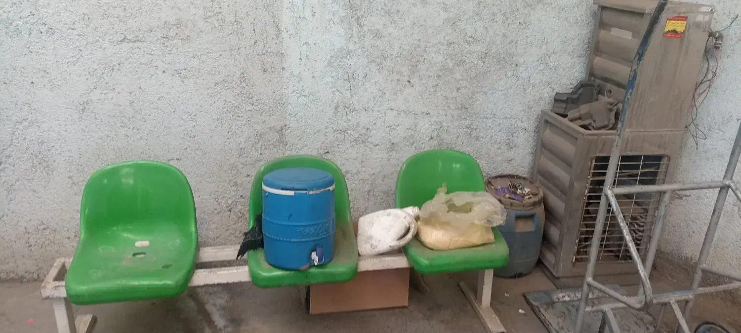 صندلی|صندلی و نیمکت|سبزوار, امیر کبیر|دیوار