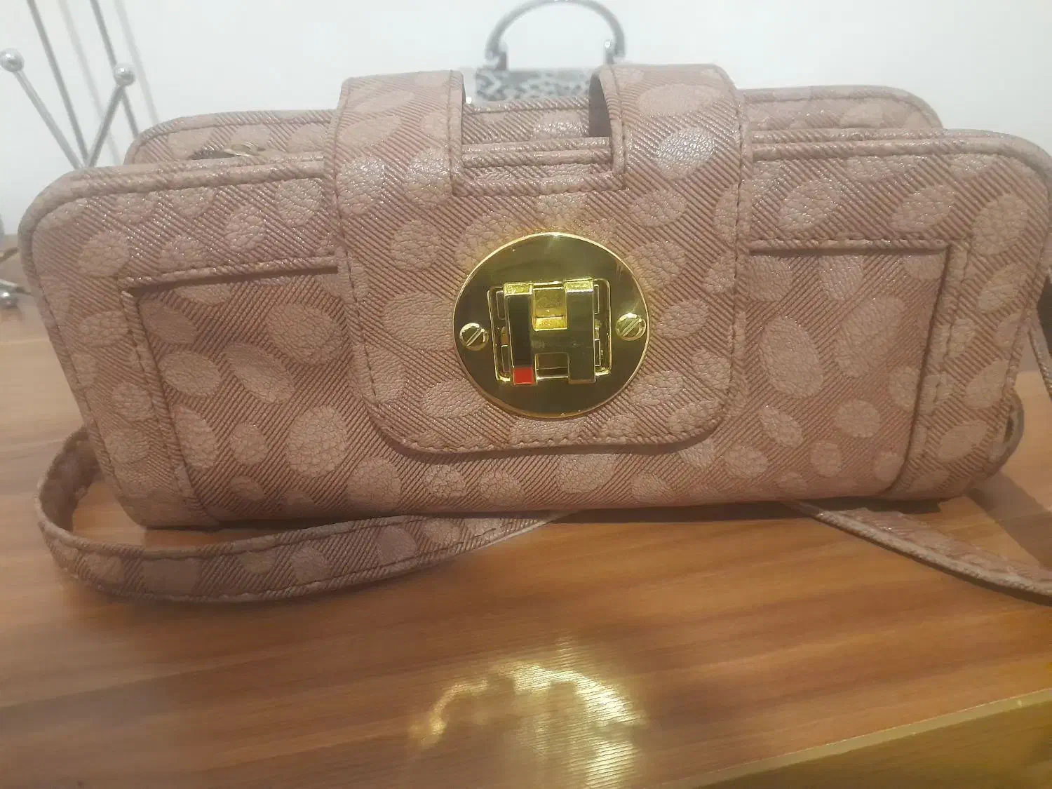 تعدادی وسایل|ظروف سرو و پذیرایی|تبریز, |دیوار