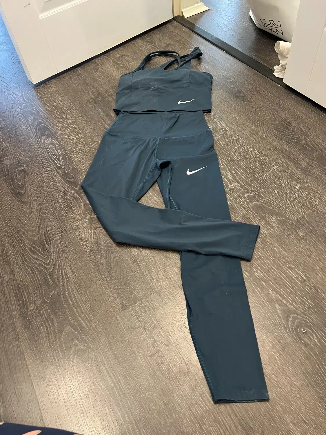 ست ورزشی نایک.|لباس|بابلسر, |دیوار