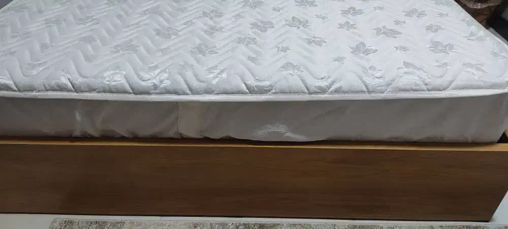 تخت خواب|تخت و سرویس خواب|ابریشم, |دیوار