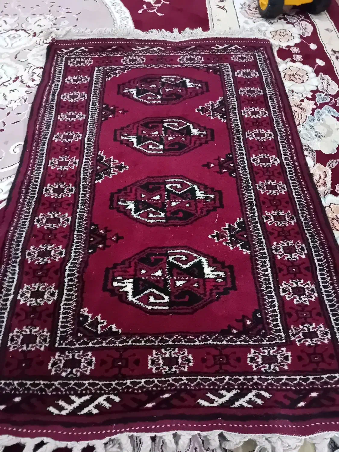 قالیچه پشم در ابعاد ۸۰ در ۱۲۰. تمییز و مرتب|فرش|بندر ترکمن, |دیوار