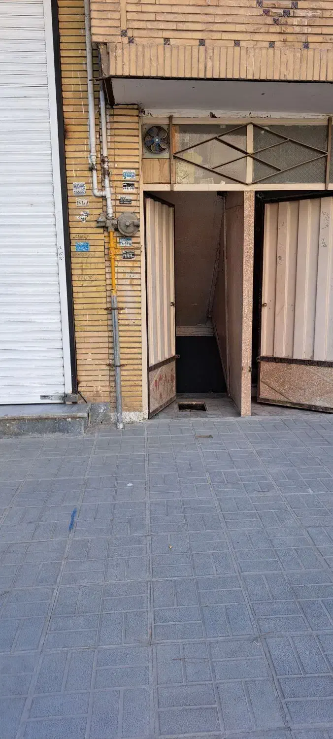 زیرزمین|اجارهٔ دفتر کار، اتاق اداری، مطب|خمینی‌شهر, |دیوار