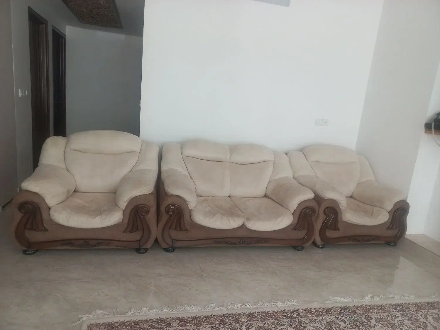 مبل کهنه|مبلمان خانگی و میز عسلی|آران و بیدگل, |دیوار