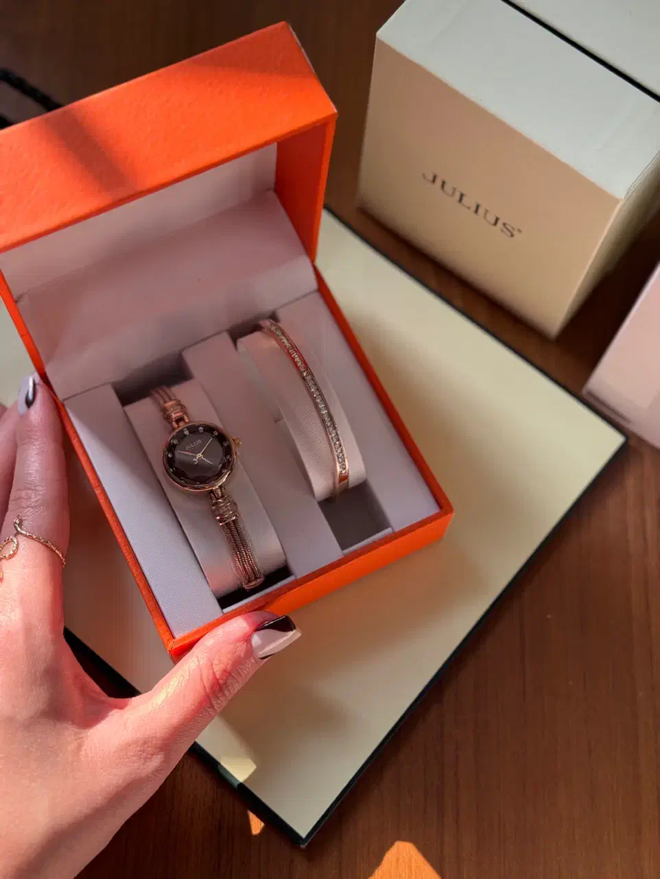 ساعت های اورجینال و های کپی|ساعت|آستانه اشرفیه, |دیوار