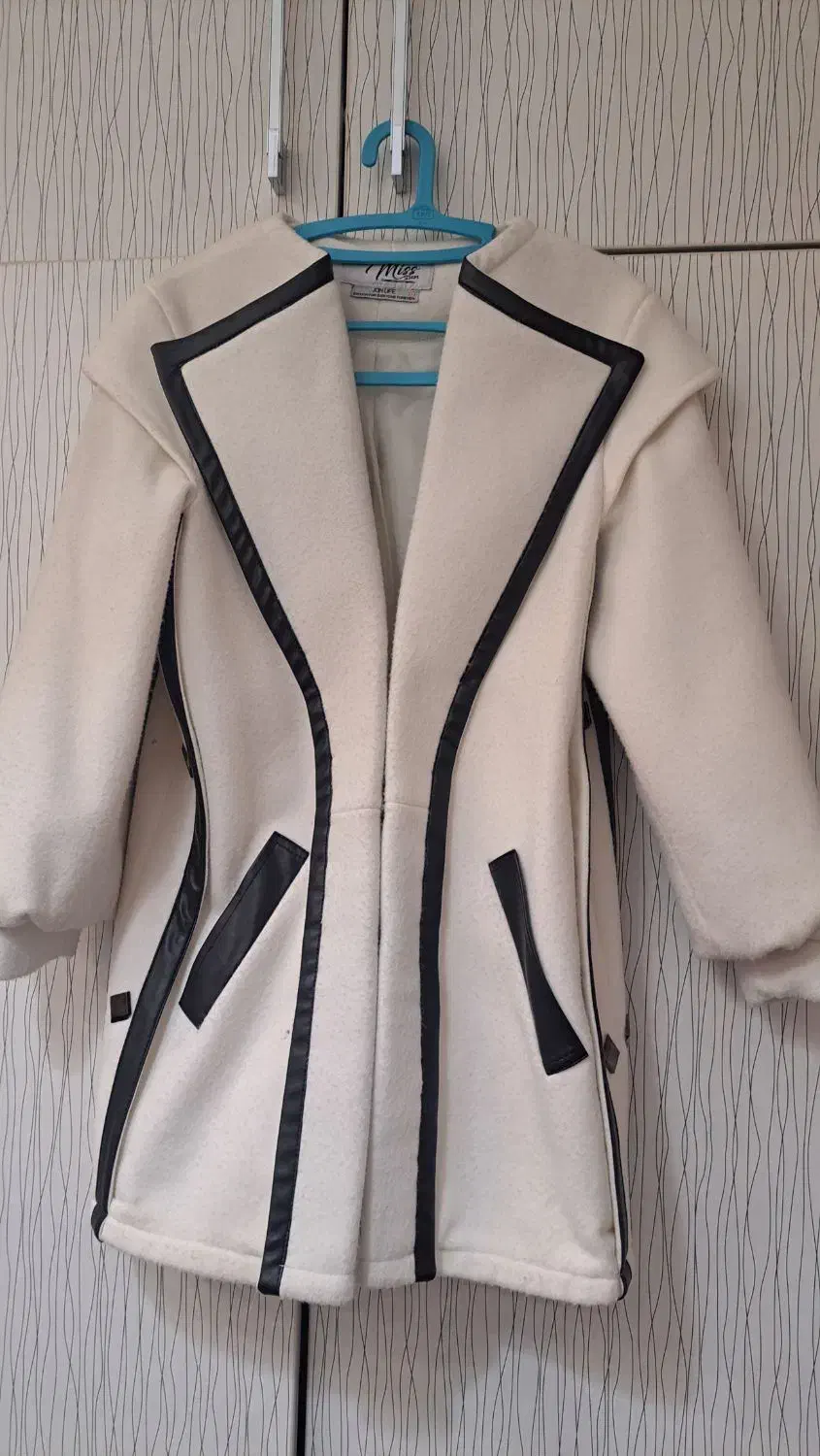 تعدادی پالتو و بافت و ست اسپرت و کلاه|لباس|اصفهان, پوریای ولی|دیوار