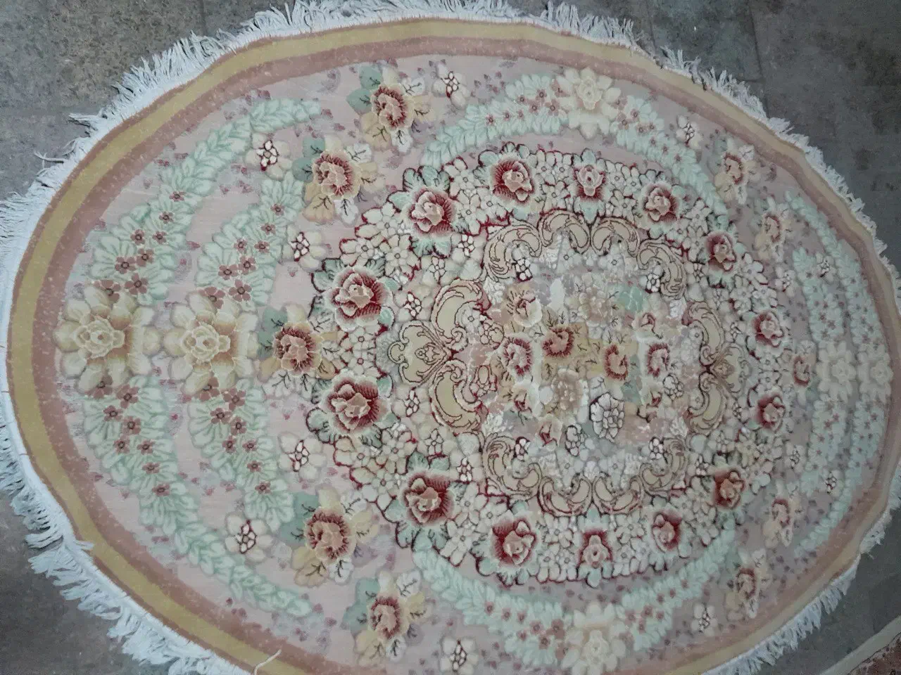 فرش ۴متری بیضی تمیز و زیبا|فرش|تهران, هفت چنار|دیوار