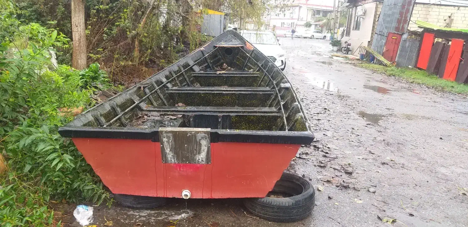 قایق موتوری|قایق و سایر وسایل نقلیه|بندر انزلی, میان پشته|دیوار