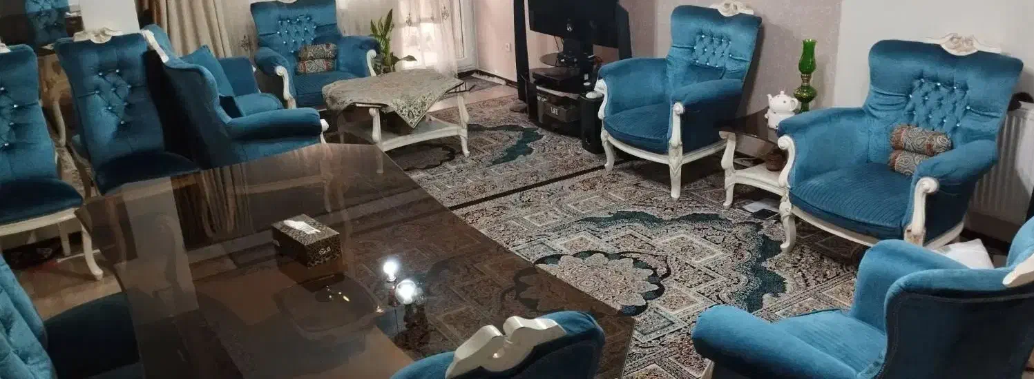 فروش مبل 7 نفره و میزناهار خوری 8 نفره|مبلمان خانگی و میز عسلی|محمدشهر, شهرک پیام (مهرالبرز)|دیوار