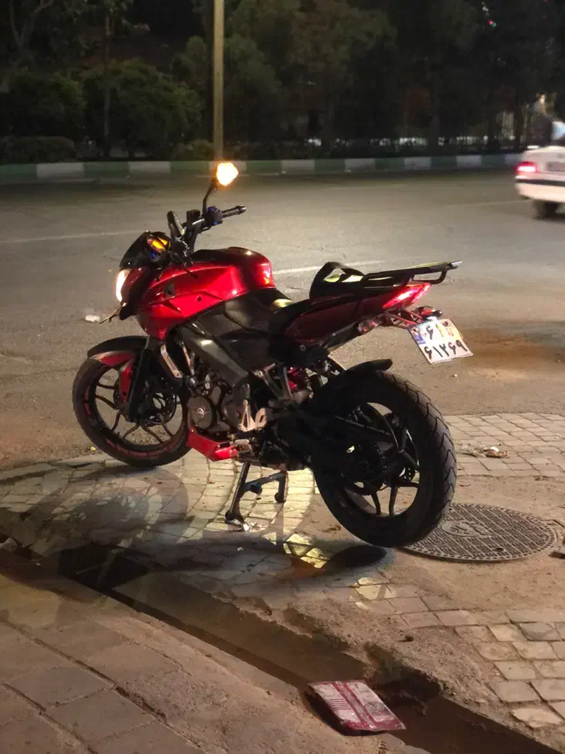 Ns200درحد صفر انژکتور|موتورسیکلت|قم, زنبیل آباد|دیوار