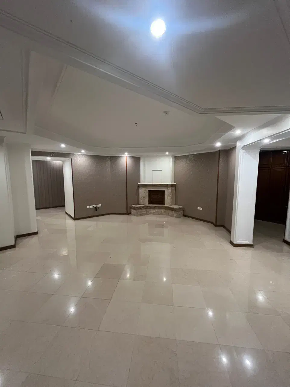 فرمانیه سنبل*340متر*4خواب*غرق در نور*تراس چیدمانی