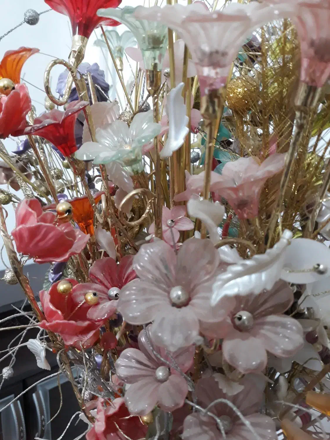 مجسمه با گل روی ان|مجسمه، تندیس، ماکت|ساری, |دیوار