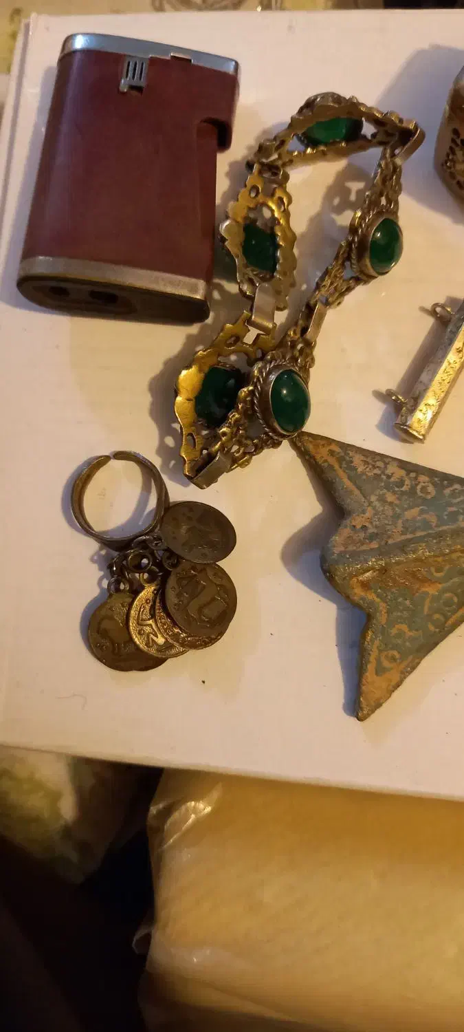 اشیای عتیقه|کلکسیون اشیاء عتیقه|ری, فیروزآبادی|دیوار