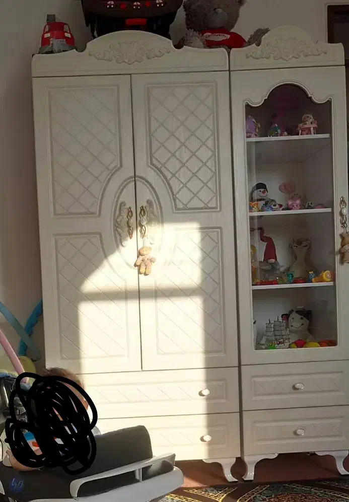 کمد و ویترین|تخت و سرویس خواب|هشتگرد, هیو|دیوار