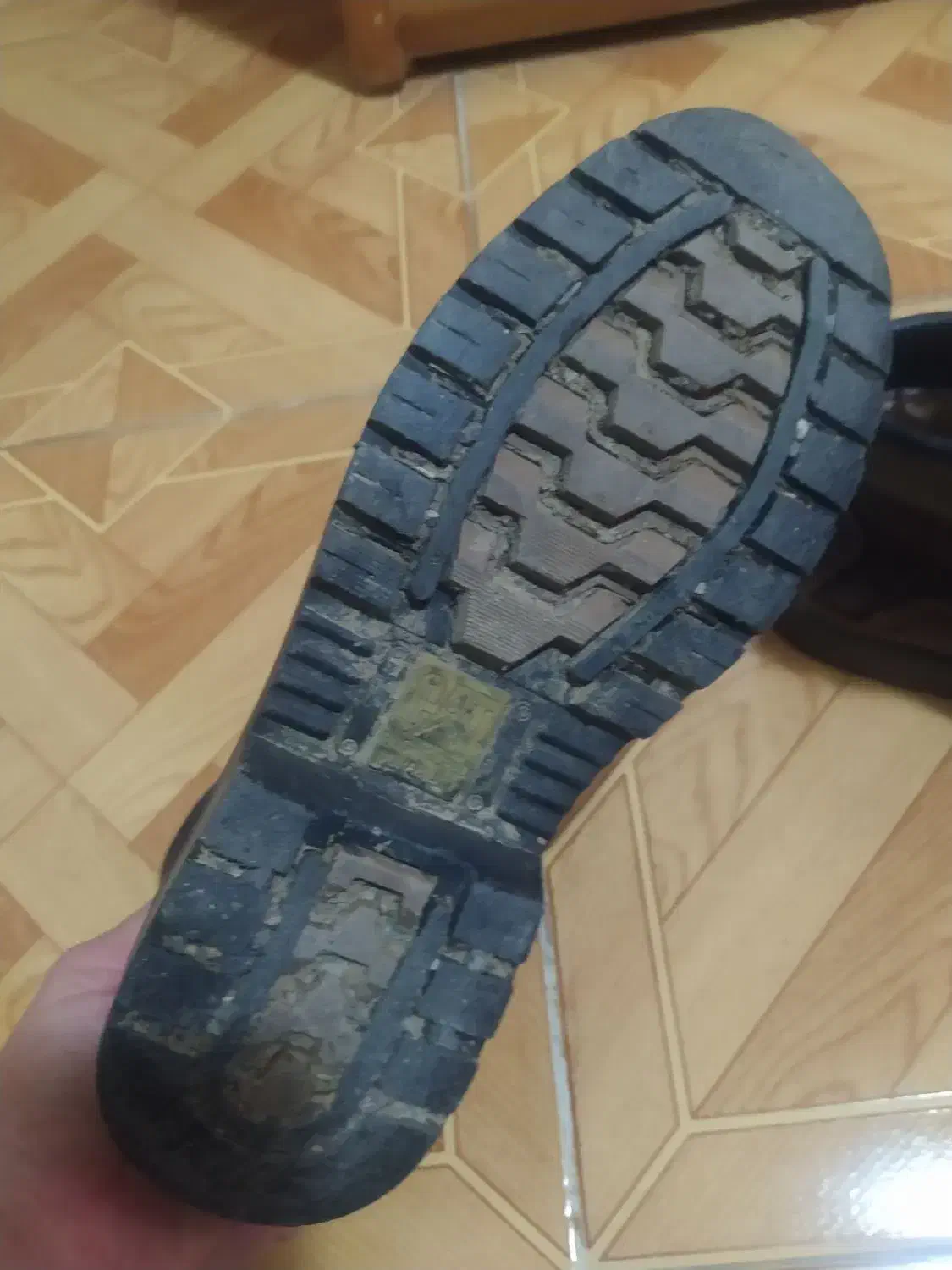 پوتین زمستانی|کیف، کفش، کمربند|رشت, معلولین|دیوار