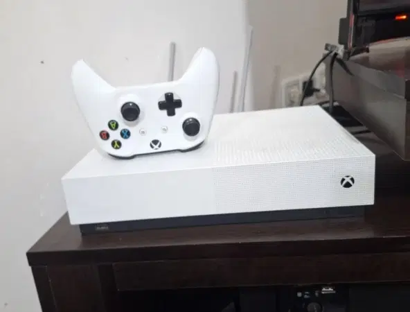 xbox1s|کنسول، بازی ویدئویی و آنلاین|برازجان, |دیوار