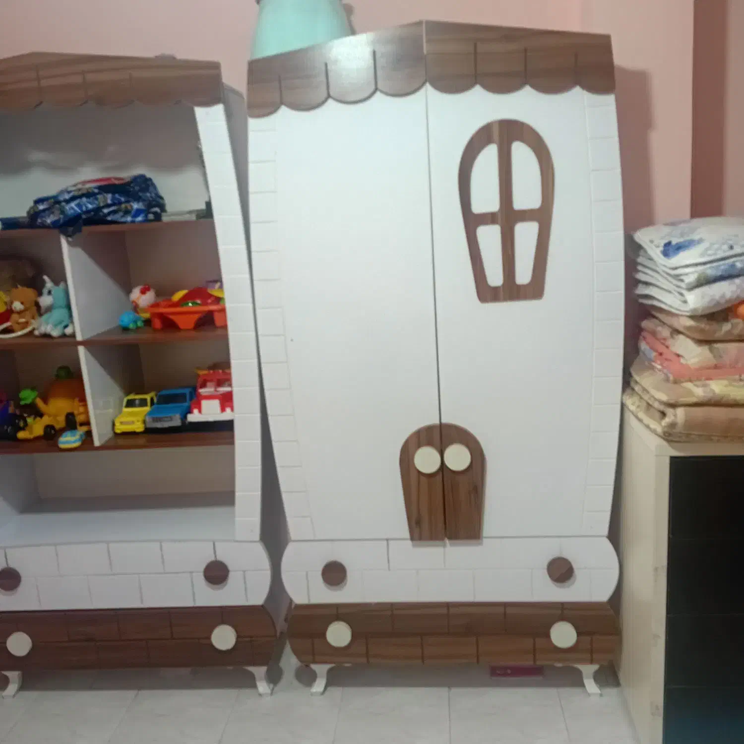 تخت و کمد بچه|اسباب و اثاث بچه|قائم‌شهر, |دیوار
