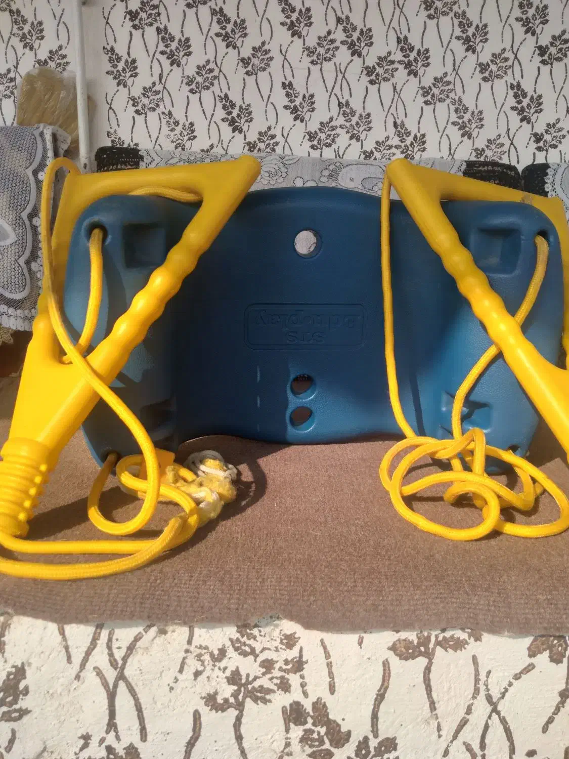 تاببچه|اسباببازی|رشت, دروازه لاکان|دیوار