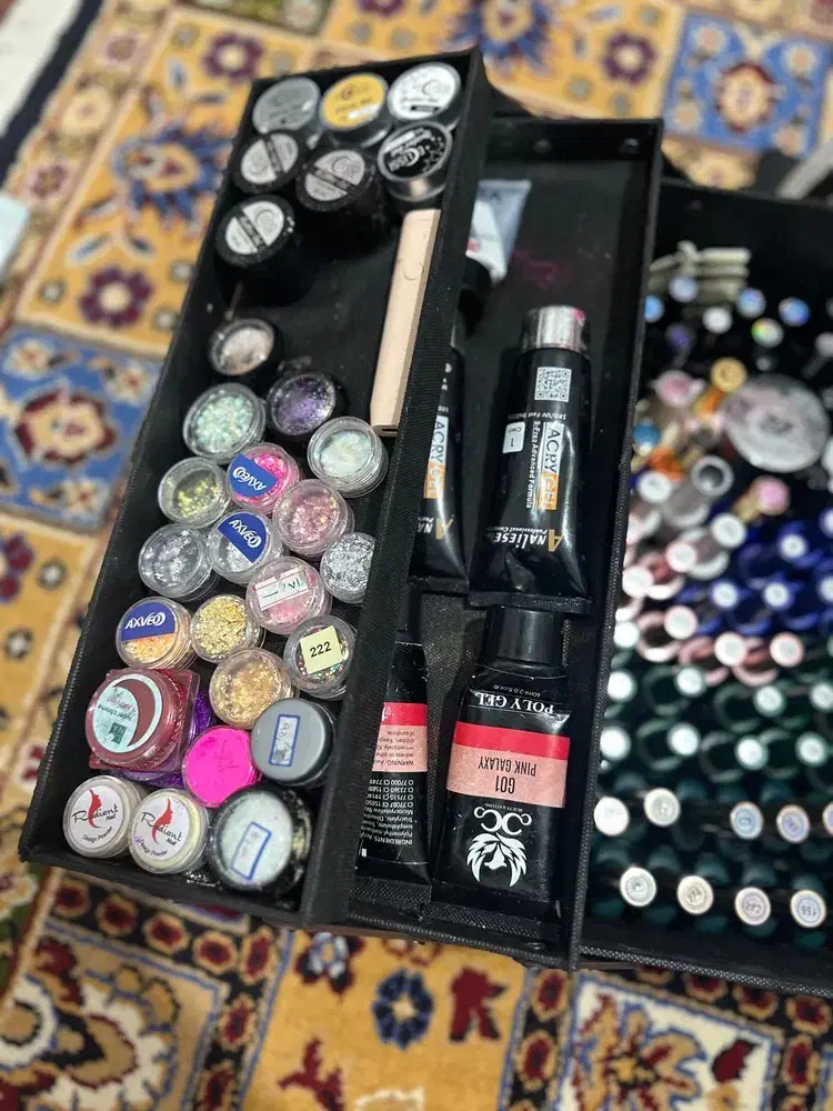 وسیله های کاشت ناخون|آرایشگاه و سالنهای زیبایی|گیلوان, |دیوار