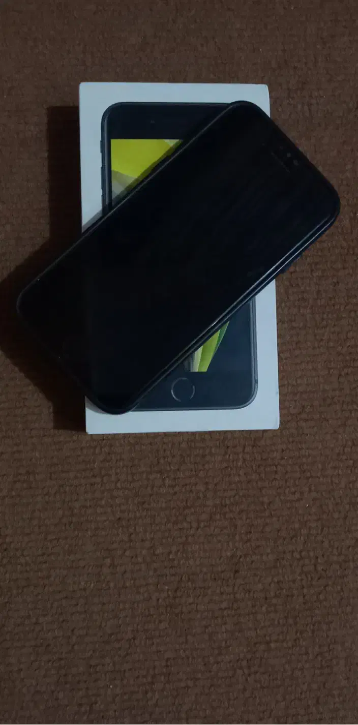 آیفون se2020|موبایل|اصفهان, دستگرده|دیوار