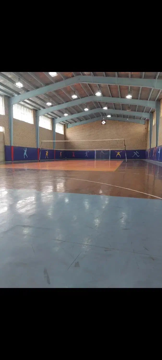 سالن ورزشی کارگران چناران|اجارهٔ کوتاهمدت دفتر کار و فضای آموزشی|چناران, |دیوار