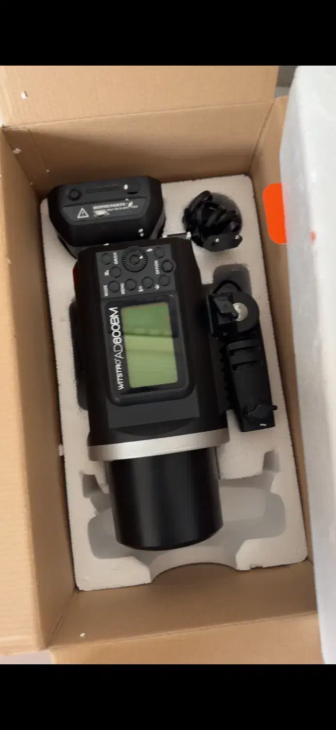 نور عکاسی پرتابل ad600bm گودوکس فلاش|دوربین عکاسی و فیلمبرداری|تهران, سعادتآباد|دیوار