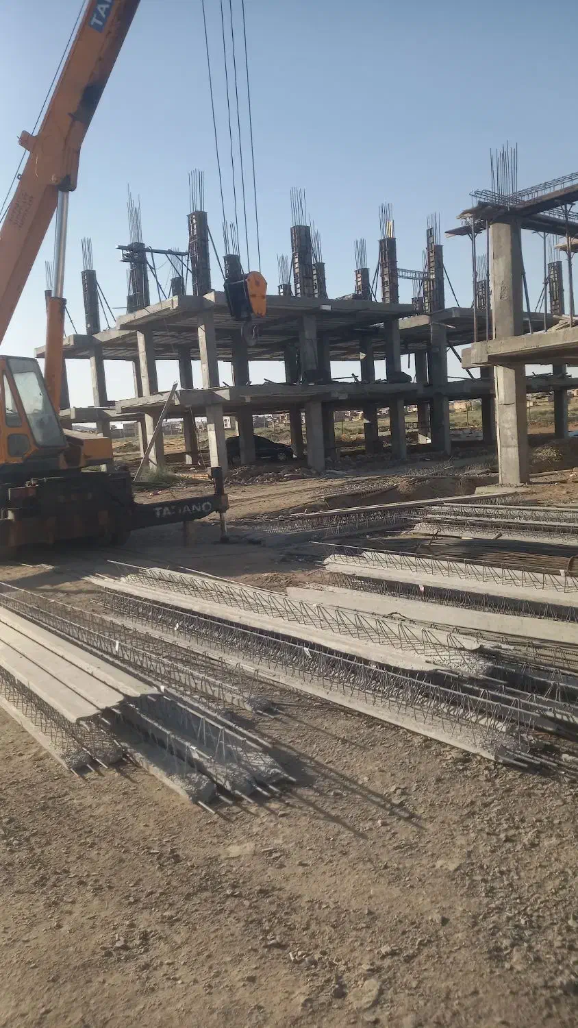 نیروی ساده و استاد کار ارماتوربندی|استخدام معماری، عمران و ساختمانی|بروجرد, |دیوار