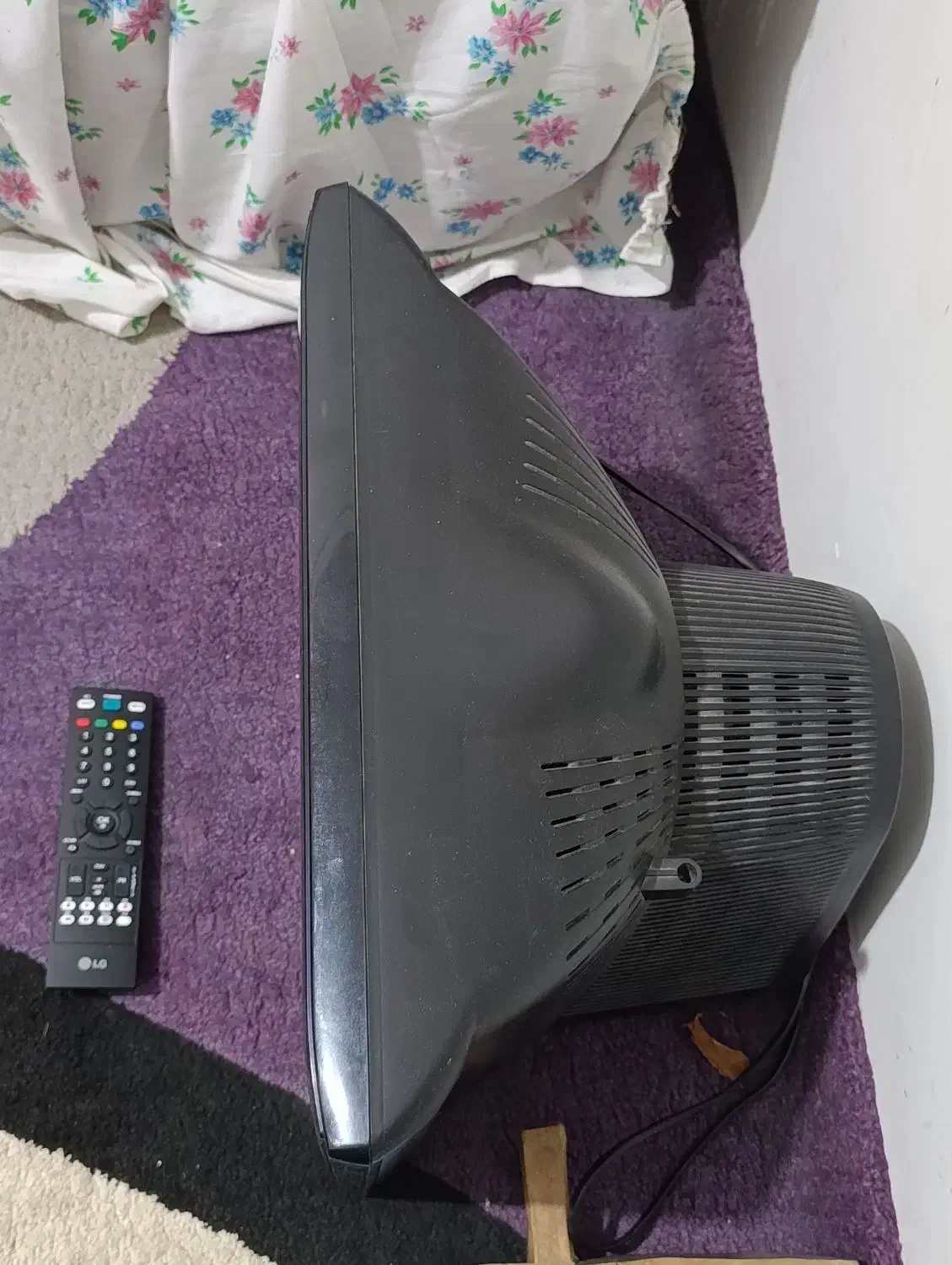 تلویزیون 14کوچک ال جی|تلویزیون و پروژکتور|گرگان, |دیوار