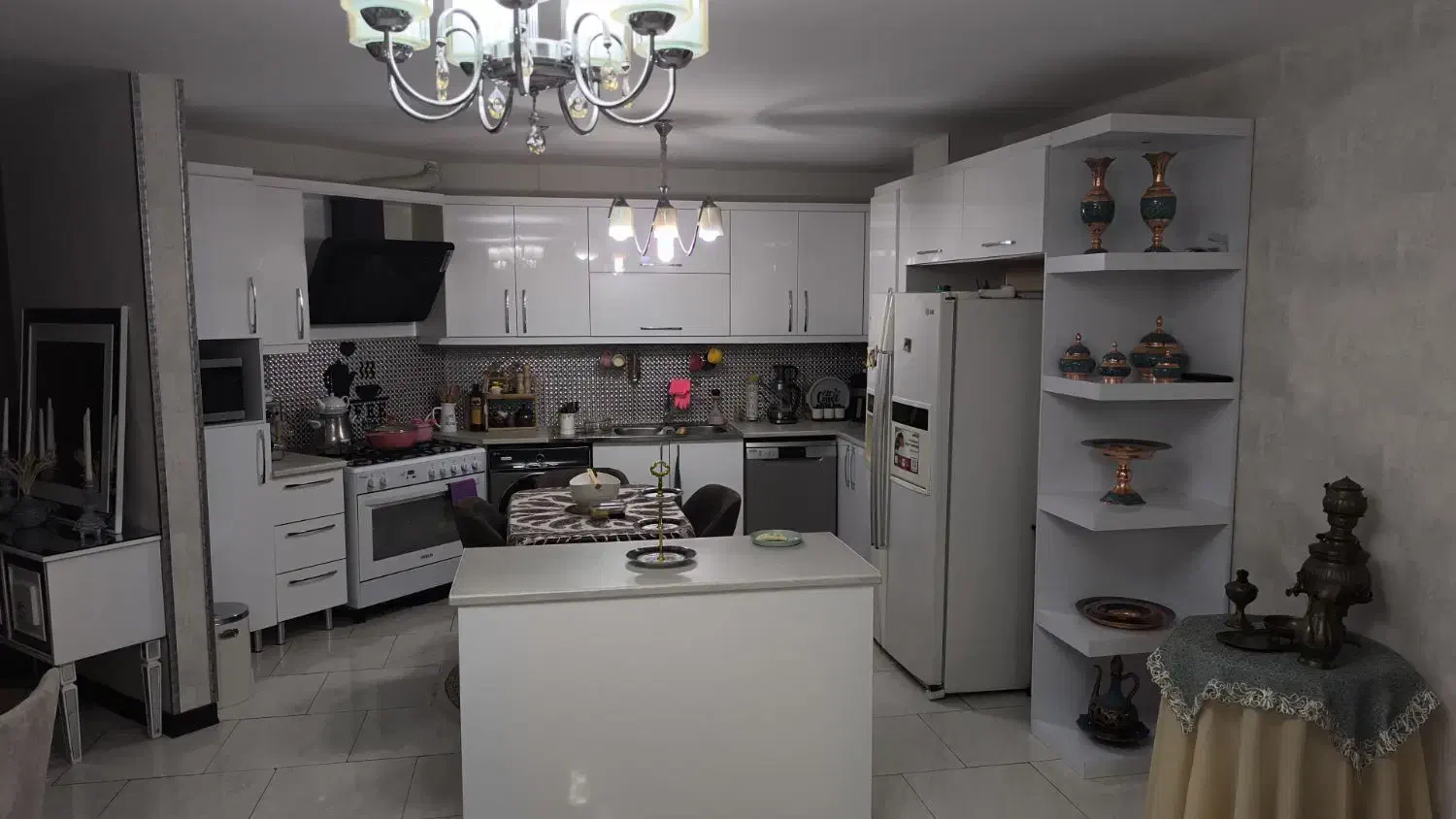 آپارتمان محله سی ۸/ویو دریاچه/فول لاکچری|فروش آپارتمان|فولادشهر, C8|دیوار