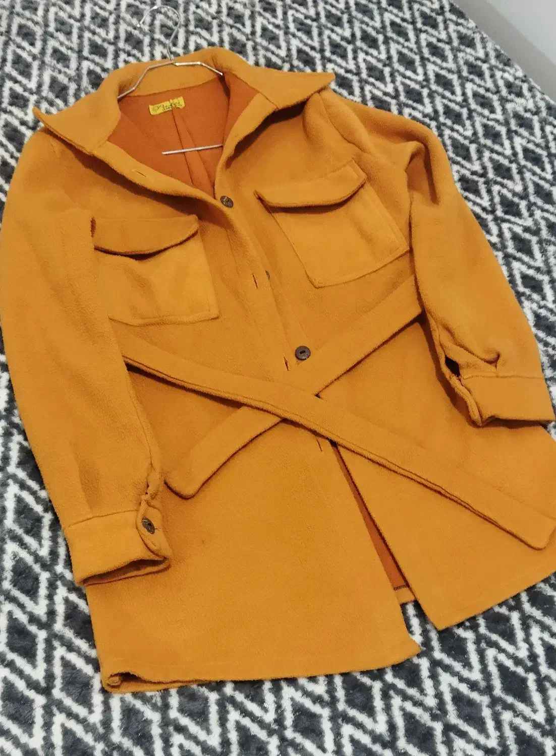 پالتو|لباس|میاندوآب, |دیوار