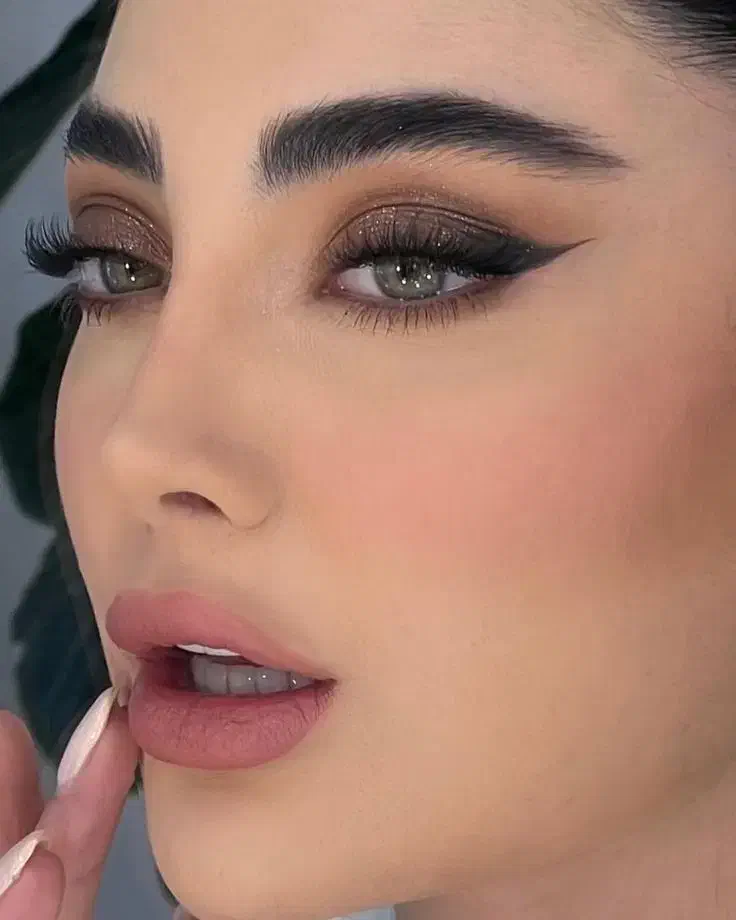 اموزش و میکاپ شینیون در منزل|خدمات آرایشگری و زیبایی|مشهد, مصلی (کارمندان اول)|دیوار