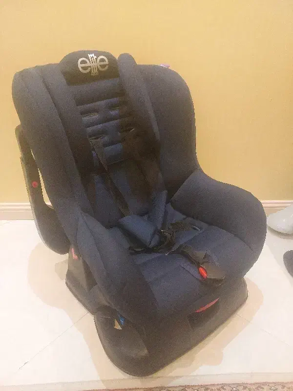 صندلی ماشین کودک|تخت و صندلی بچه|میانه, |دیوار