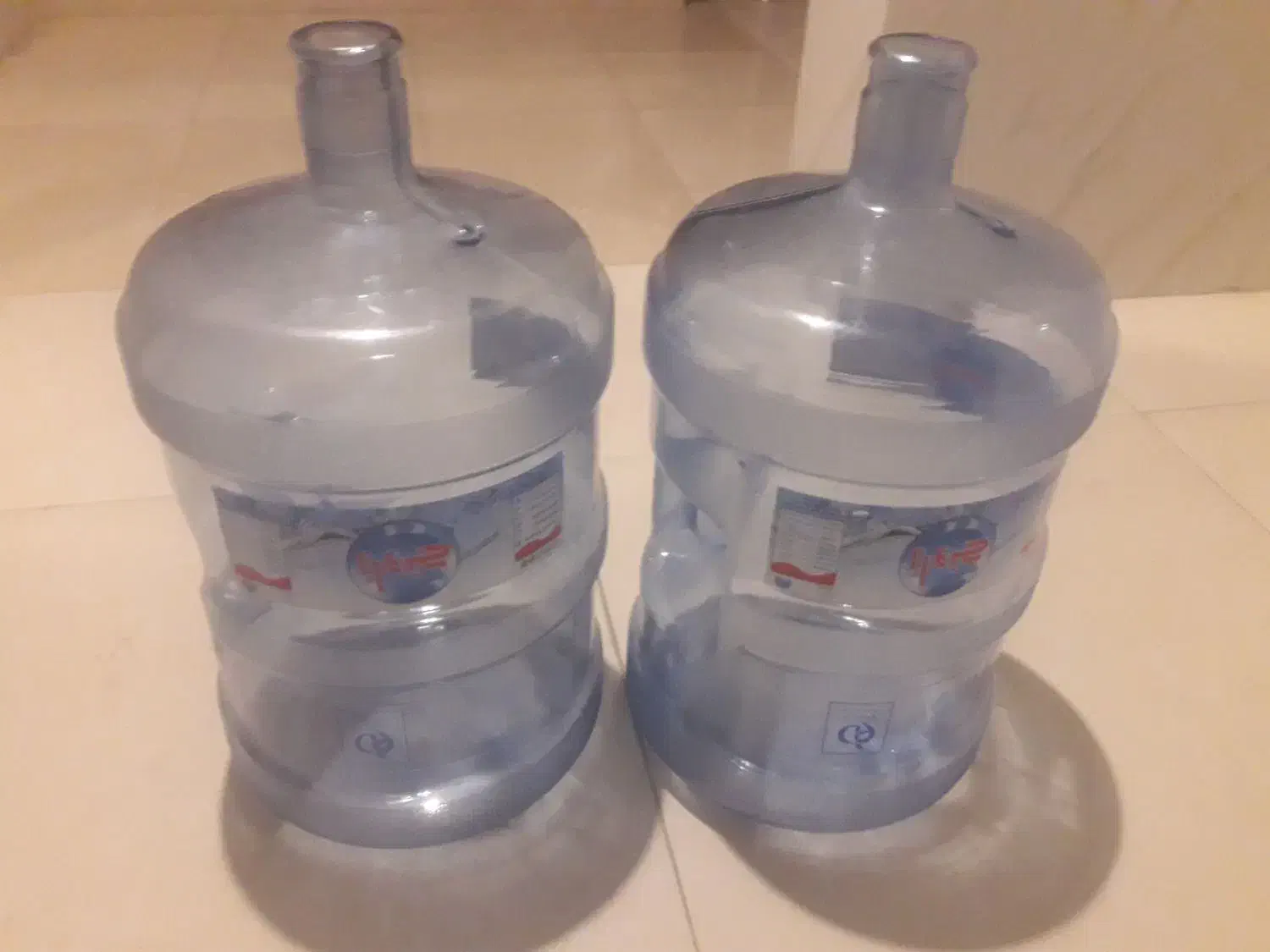 1گالن آب ۲۰لیتری|ظروف نگهدارنده، پلاستیکی، یک‌بارمصرف|کیش, |دیوار