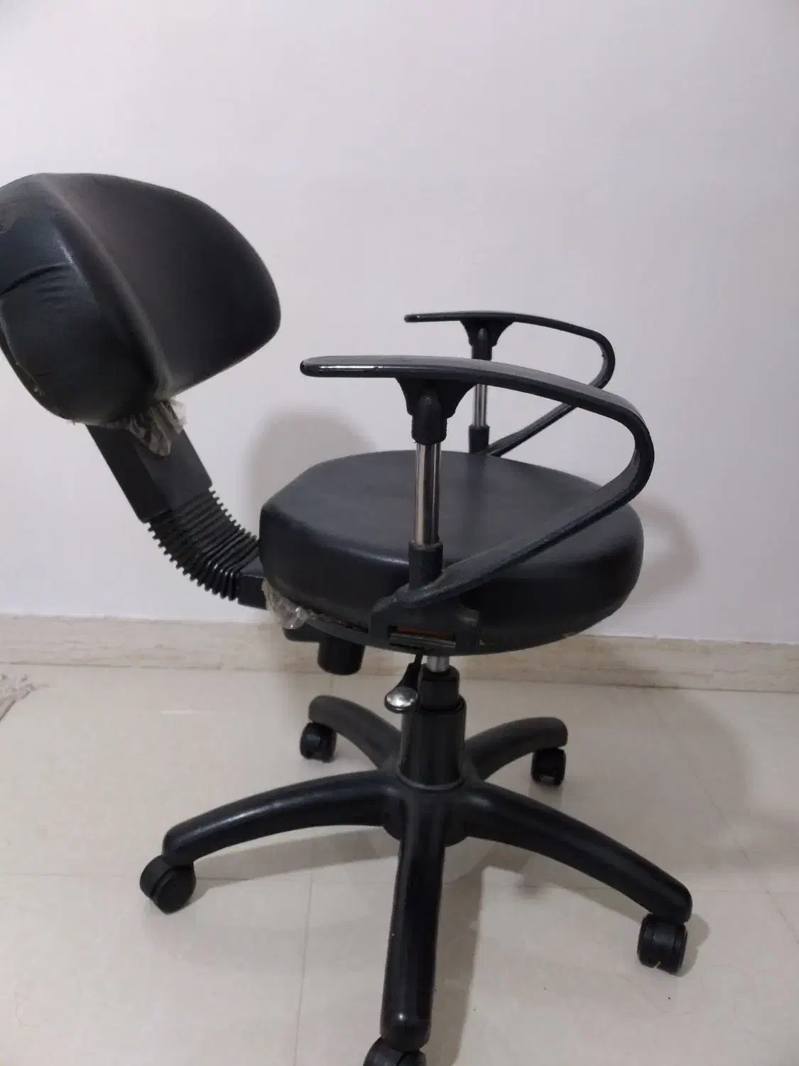 صندلی چرخدار|مبلمان اداری|تالش, هشتپر|دیوار