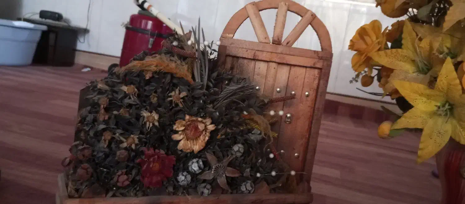 گل مصنوعی|گل مصنوعی|پیر بکران, |دیوار