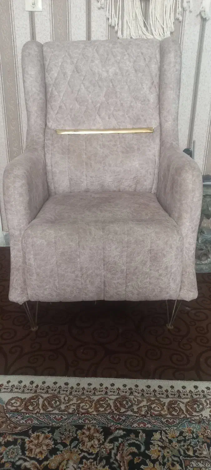 مبل خانگی و میز جلو مبلی در حد نو|مبلمان خانگی و میز عسلی|شیراز, پودنک|دیوار