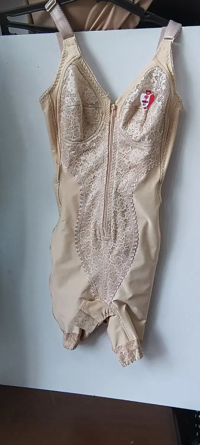 گن سرهمی زنانه|لباس|سلماس, |دیوار