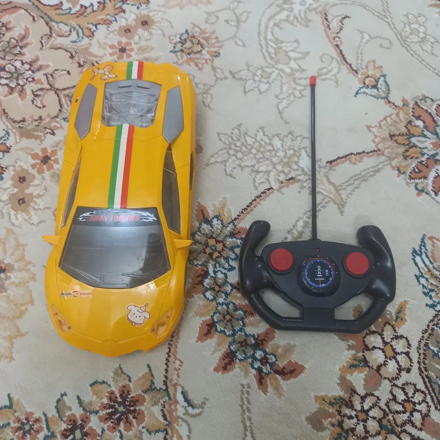 ماشین کنترلی باطری خور|اسباب‌‌بازی|برخوار, |دیوار