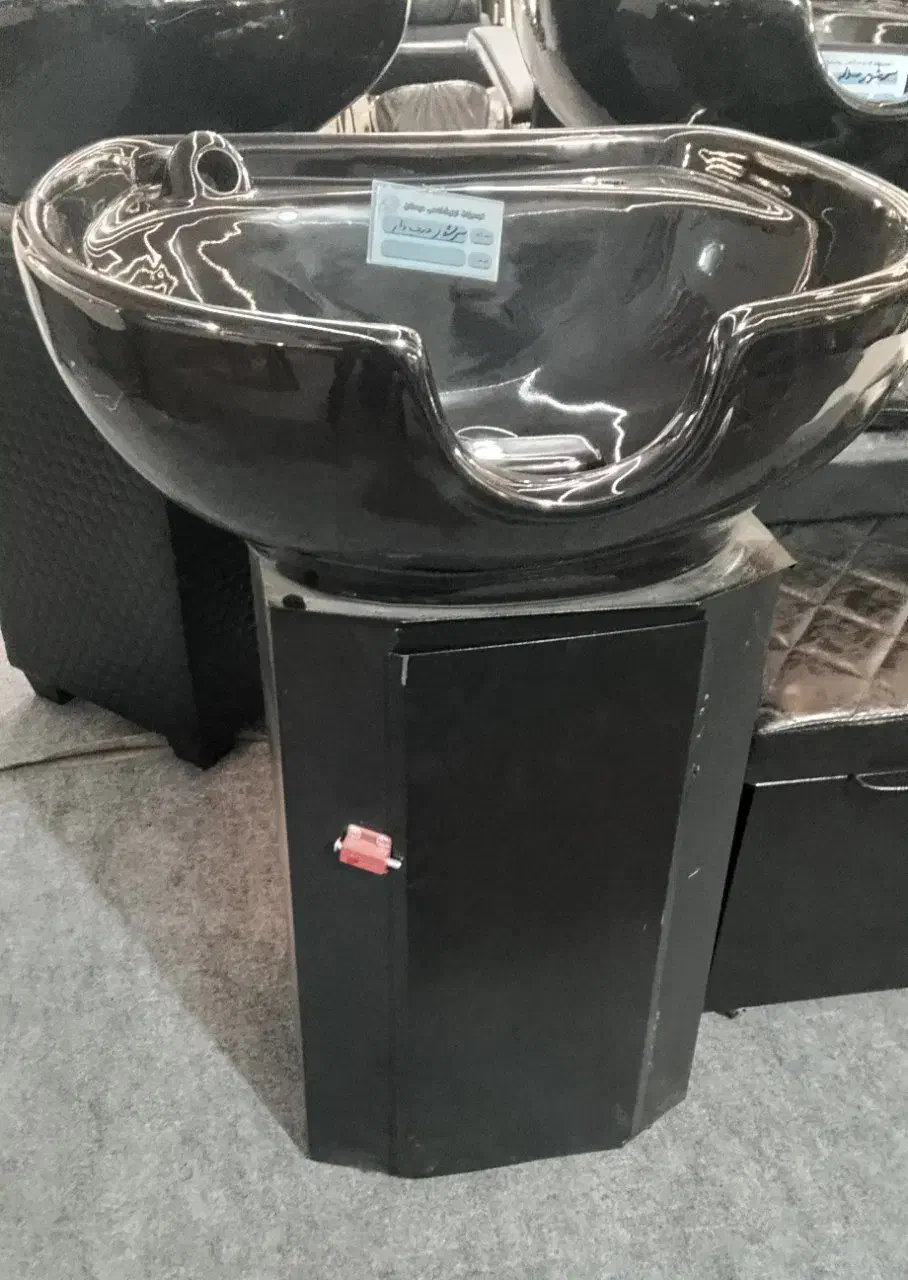 سرشور چرم فلز|آرایشگاه و سالن‌های زیبایی|یزد, |دیوار