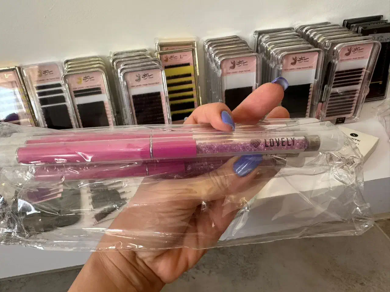 لوازم مژه|آرایشی، بهداشتی، درمانی|کیش, |دیوار