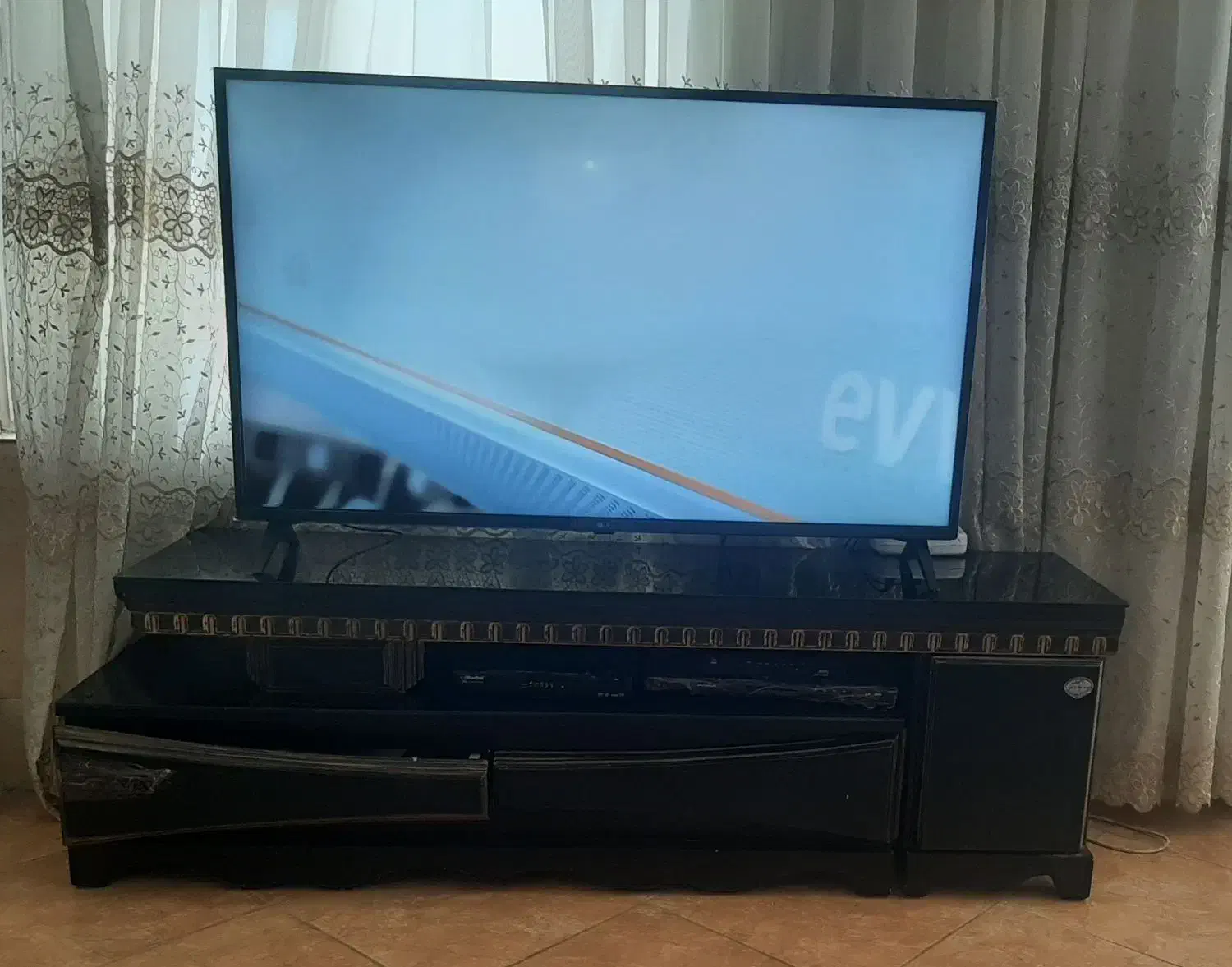 میز|میز تلویزیون|سیرجان, |دیوار