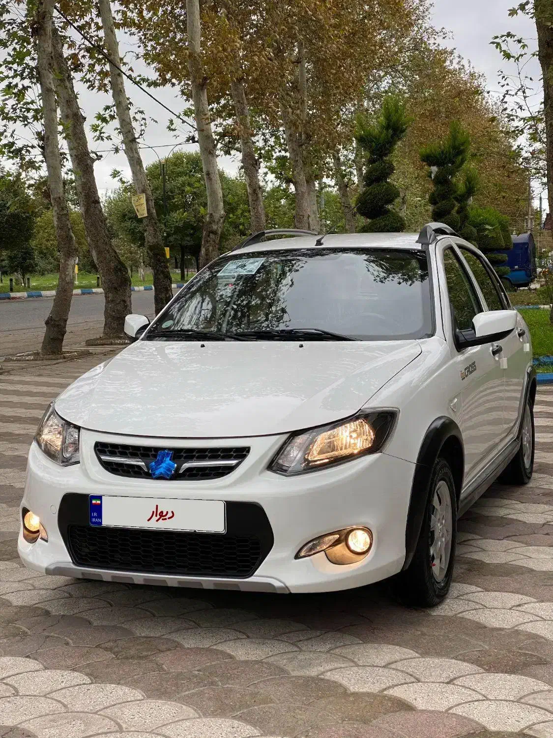 کوییک مدل1402|خودرو سواری و وانت|رشت, عینک|دیوار