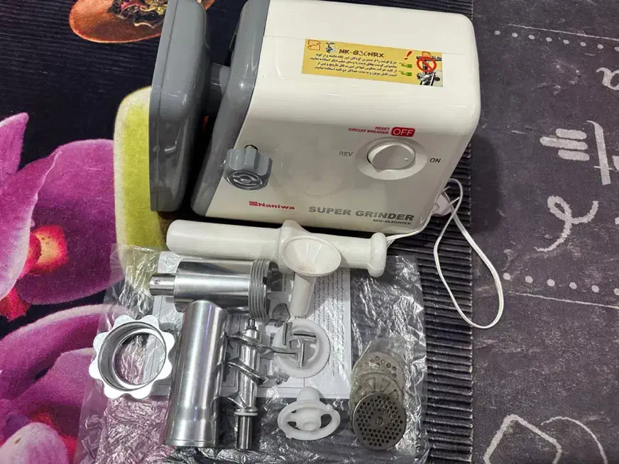 چرخ گوشت نانیوا|خردکن، آسیاب، غذاساز|تهران, کیانشهر|دیوار