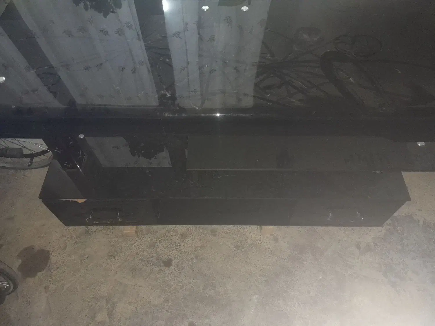 میز تلویزیون شیشه ای تمیز|میز تلویزیون|مرند, |دیوار