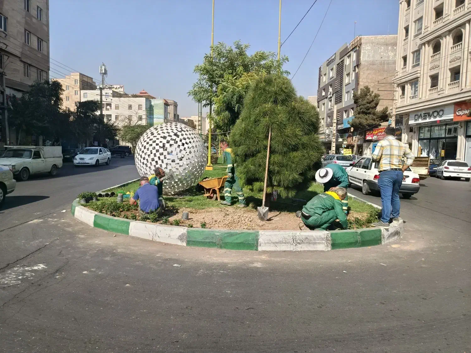 جذب نیرو کار جهت کار در فضای سبز|خدمات باغبانی و درختکاری|قدس, شهر‌قدس|دیوار