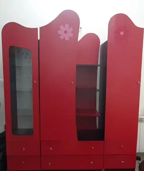 کمد ۳ تیکه و تخت کودک و نوجوان تمیز در حد نو|تخت و سرویس خواب|جهرم, |دیوار