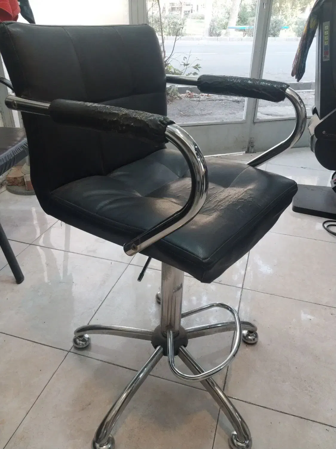 فروش وسایل آرایشگاه مردانه به علت تغییر شغل|آرایشگاه و سالن‌های زیبایی|تهران, بهداشت|دیوار